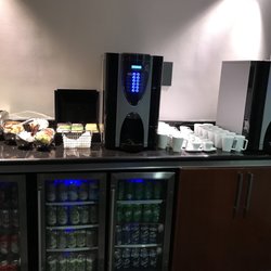 vip lounge miami airport review